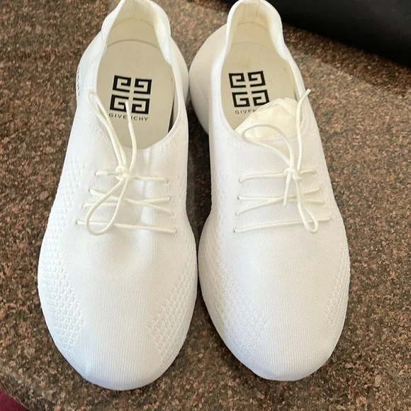 GIVECHY MEN’S/LADIES WHITE KNIT SNEAKERS-39-AMAZING-EUC-BOX-DUST BAG! - Picture 5 of 16